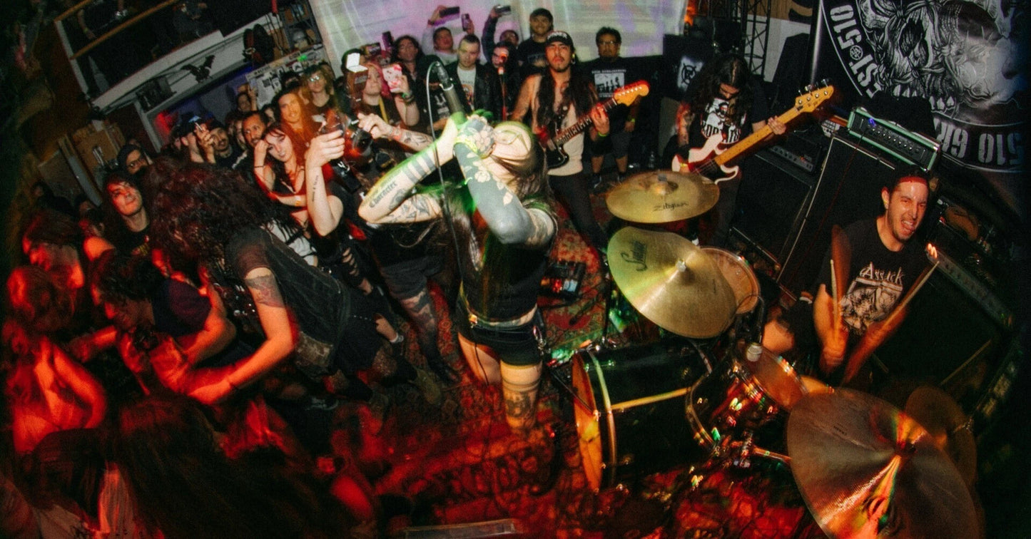 Habak - "砂漠の中心に咲く千の蘭" (T-Shirt: Army Green)