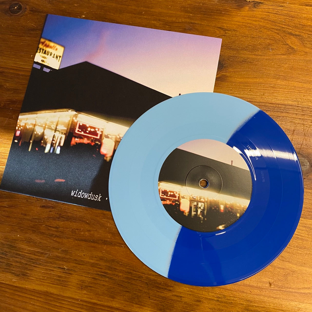 widowdusk - "woodbury town centre" (7inch)